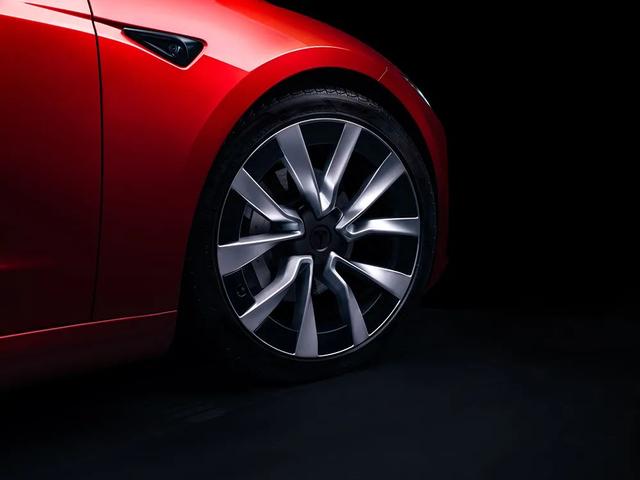 近30万！特斯拉新款Model 3价格不降反涨，还值得买吗？