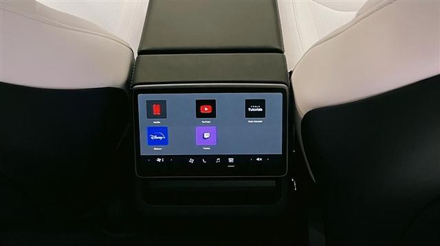 近30万！特斯拉新款Model 3价格不降反涨，还值得买吗？