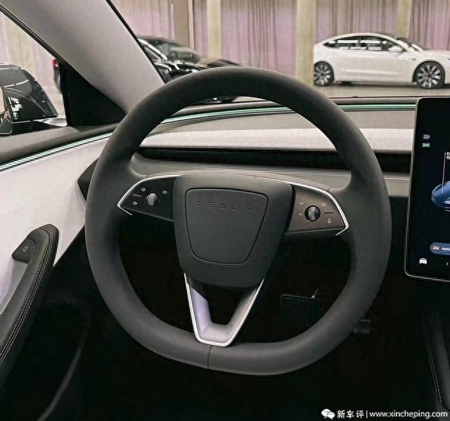 说好的20万呢？713km续航，新款特斯拉Model 3售25.99万