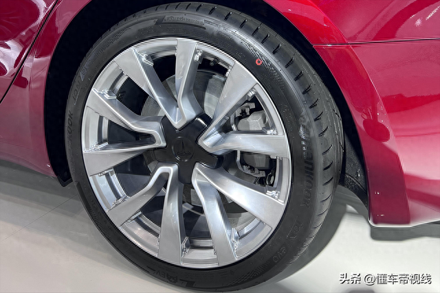 新车 | 售价25.99万元起/设计调整，新款特斯拉Model 3抢先实拍