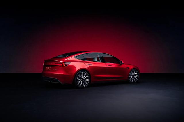 25.99万起，7年来最大更新！深度解读全新Model 3产品亮点