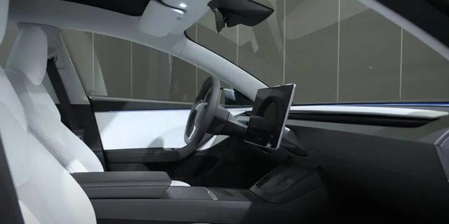 25.99万起，7年来最大更新！深度解读全新Model 3产品亮点