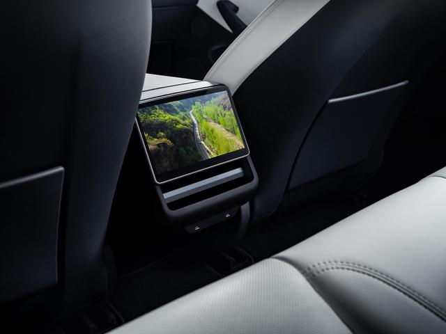 25.99万起，7年来最大更新！深度解读全新Model 3产品亮点