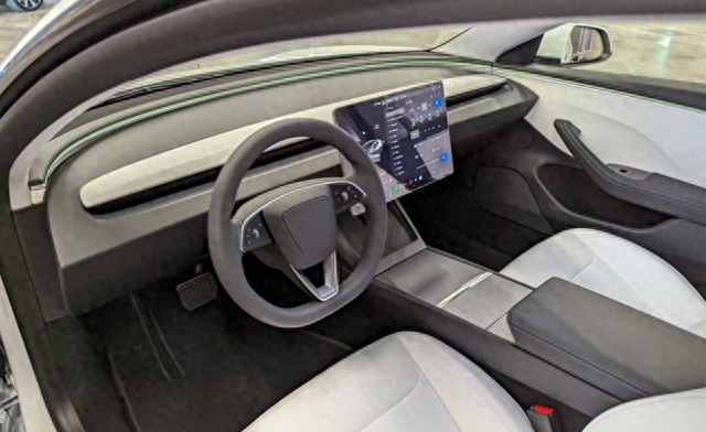 涨价2.8万！新款特斯拉Model 3实车现身，取消怀挡，入门606km续航