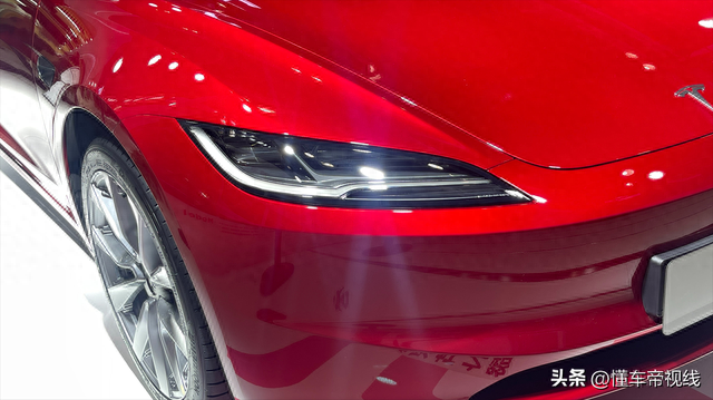 新车 | 设计/配置/价格调整竞争力如何？新款特斯拉Model 3国内亮相