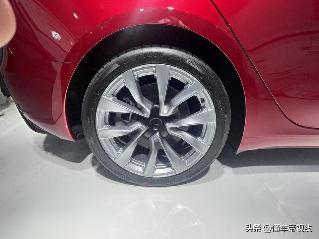新车 | 设计/配置/价格调整竞争力如何？新款特斯拉Model 3国内亮相