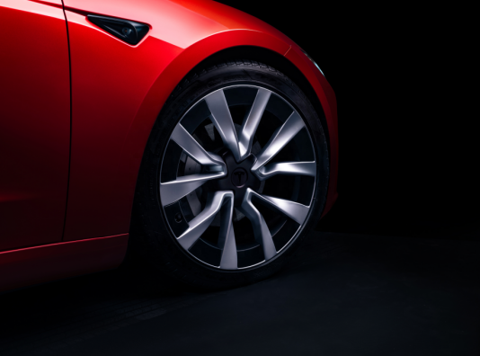25.99万元起！抢先解读特斯拉新款Model 3