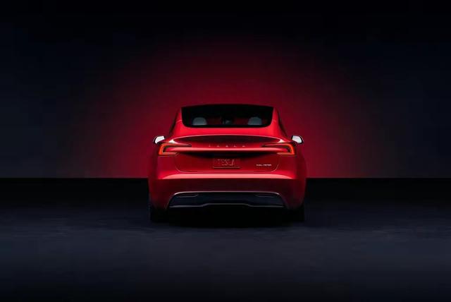 新款特斯拉Model 3正式上市，25.99万元起售，取消换挡杆和转向杆