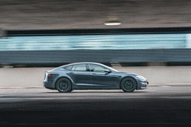 新款特斯拉Model 3，越涨价卖得越好？