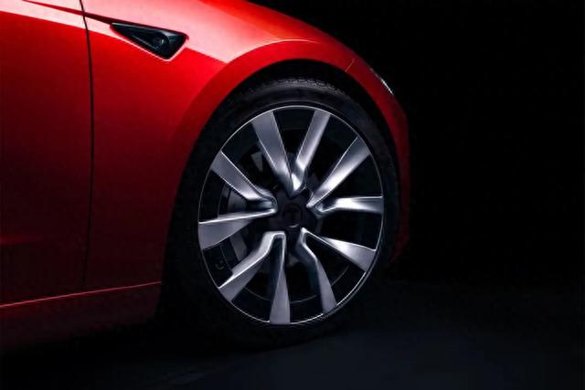 新款特斯拉Model 3，越涨价卖得越好？