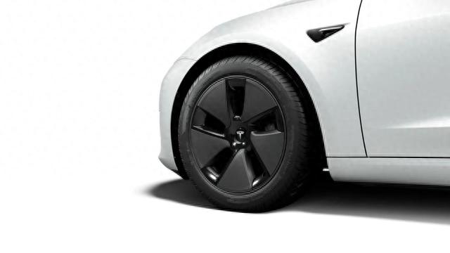 特斯拉Model 3闪现上新，它这次也想玩豪华了