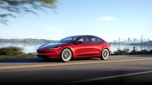 特斯拉Model 3闪现上新，它这次也想玩豪华了