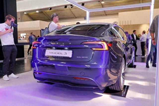2024新款特斯拉Model 3电动汽车亮相慕尼黑车展