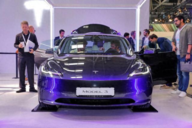 2024新款特斯拉Model 3电动汽车亮相慕尼黑车展