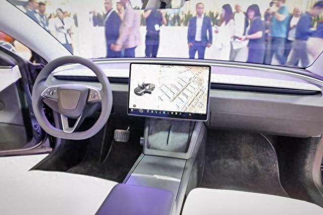 2024新款特斯拉Model 3电动汽车亮相慕尼黑车展