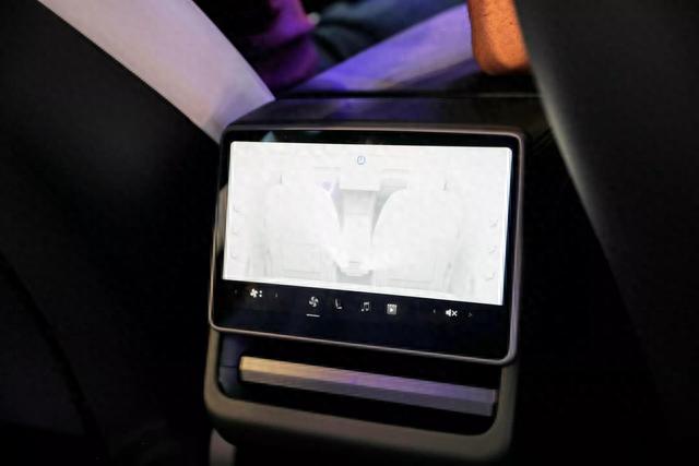 2024新款特斯拉Model 3电动汽车亮相慕尼黑车展