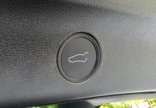 特斯拉Model Y，一辆我心有所属的电车