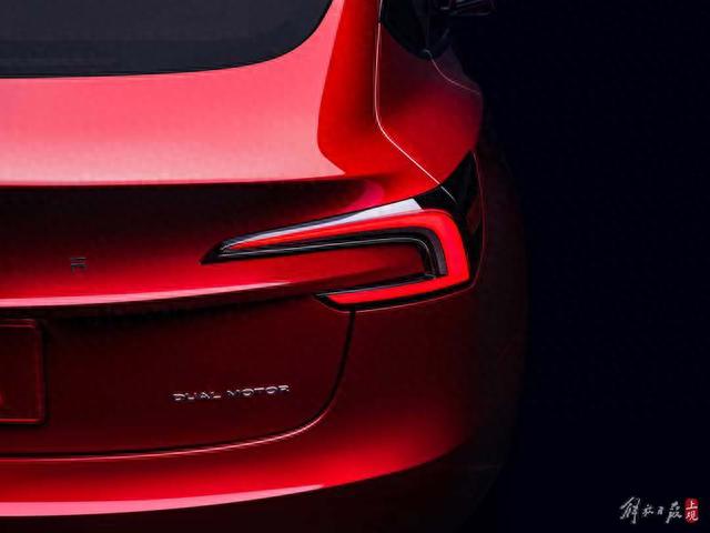特斯拉发布新款Model3：713公里续航，还多了一块屏幕