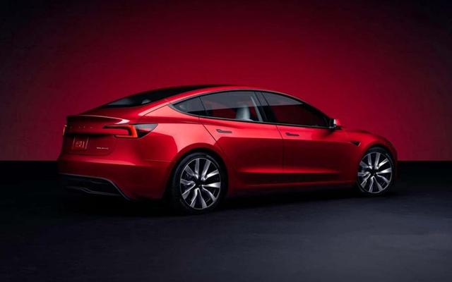 新款Model 3预售25.99万起，颜值提升档位调到中控屏