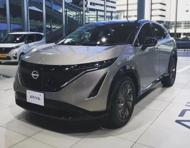 下挡ID.4上战Model Y？日产Ariya初体验：还是那个“大沙发”？