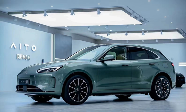 下挡ID.4上战Model Y？日产Ariya初体验：还是那个“大沙发”？