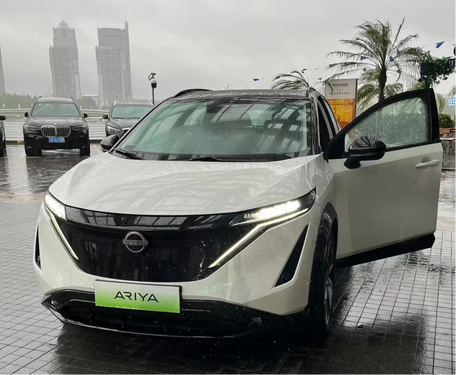 下挡ID.4上战Model Y？日产Ariya初体验：还是那个“大沙发”？
