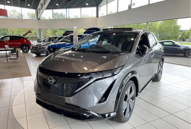 下挡ID.4上战Model Y？日产Ariya初体验：还是那个“大沙发”？