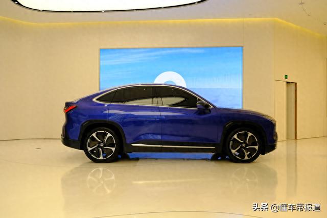 续航615公里，能否正面“硬杠”Model Y？解读蔚来EC6