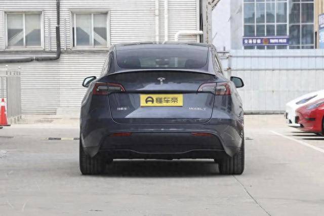 官宣降价！特斯拉Model Y长续航版/高性能版降价1.4万