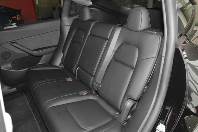 都是三十万级高端豪华电动SUV，特斯拉Model Y与宝马iX3怎么选？