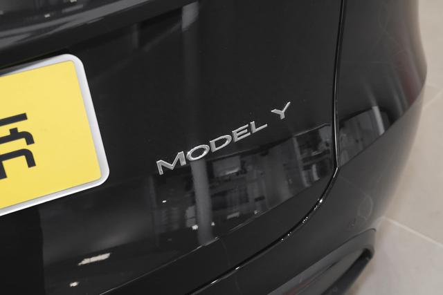 都是三十万级高端豪华电动SUV，特斯拉Model Y与宝马iX3怎么选？