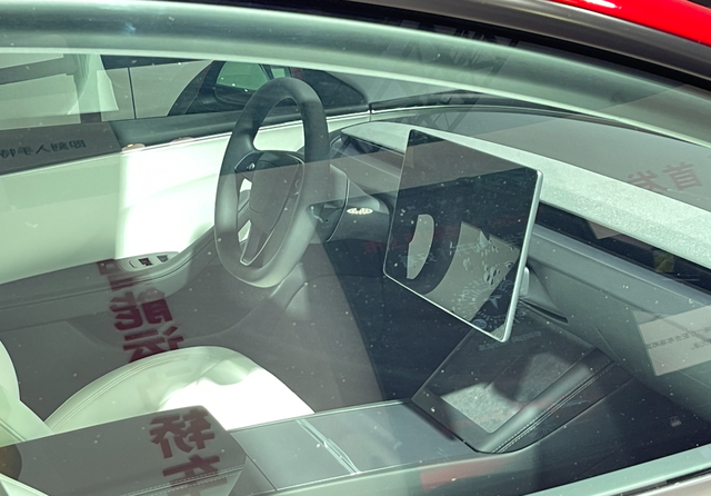 起售价25.99万元，新款特斯拉Model 3国内亮相，外观内饰变化明显