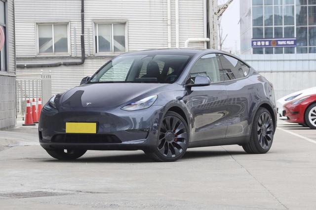 真正的“爆款王”，26.39万起售，30天狂卖51471台，解读Model Y