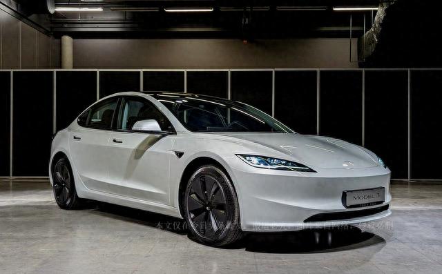 26万的特斯拉Model 3发布：新造型、新配置，但没有外放电