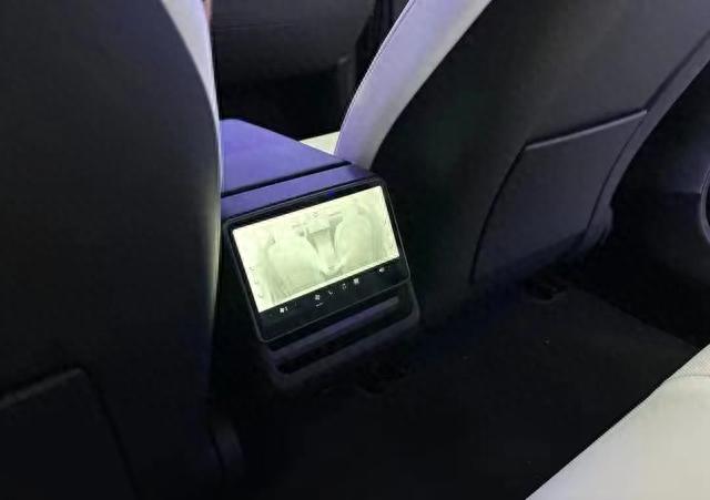 2023慕尼黑车展：全新Model 3登场，内饰升级，值不值得买？