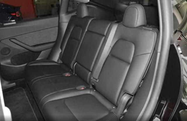 燃擎放大镜：操控十足的纯电SUV，特斯拉Model Y的优劣