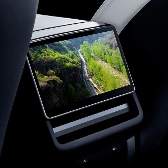 新款 Model 3，换挡反人类？