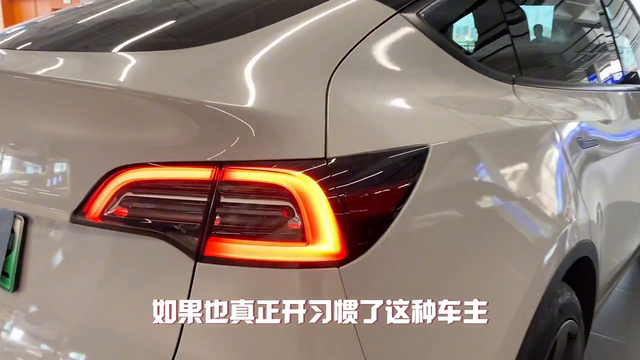 准新特斯拉值得买吗？model 3跟model Y你更喜欢哪台？