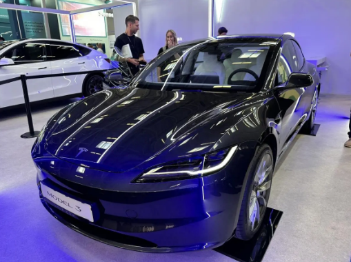 极简到极致，新款特斯拉Model 3亮相，25.99万起售，有什么变化？