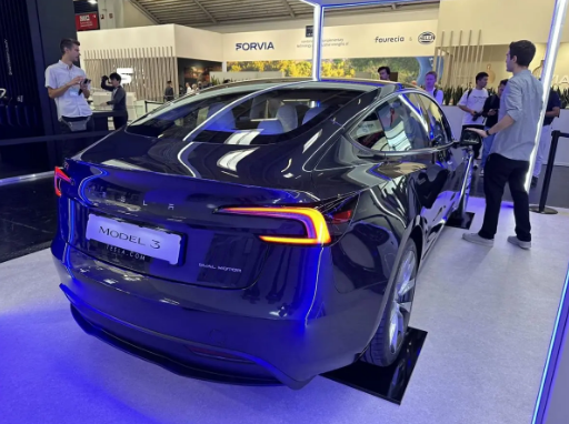 极简到极致，新款特斯拉Model 3亮相，25.99万起售，有什么变化？