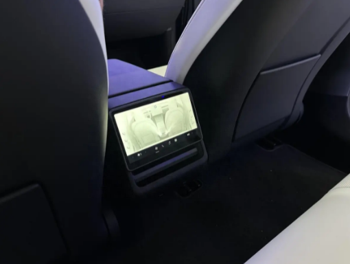 极简到极致，新款特斯拉Model 3亮相，25.99万起售，有什么变化？