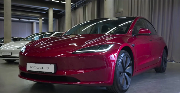 盘点新款特斯拉Model 3，25.99万起售，全车近20处升级，表现如何