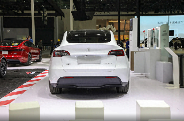 预算30万左右买纯电SUV，特斯拉Model Y真是绕不开的选择？