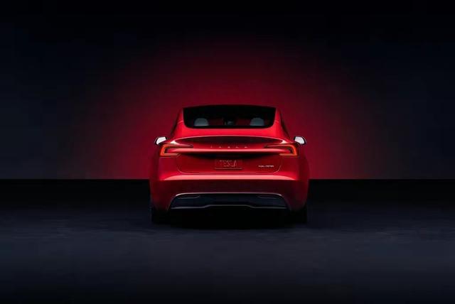 新款特斯拉Model 3来袭，取消雷达，屏幕换挡，能卖爆吗？