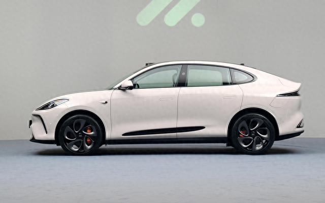 Model Y又有对手了？智己LS6订单破13000台，将于10月上市并交付