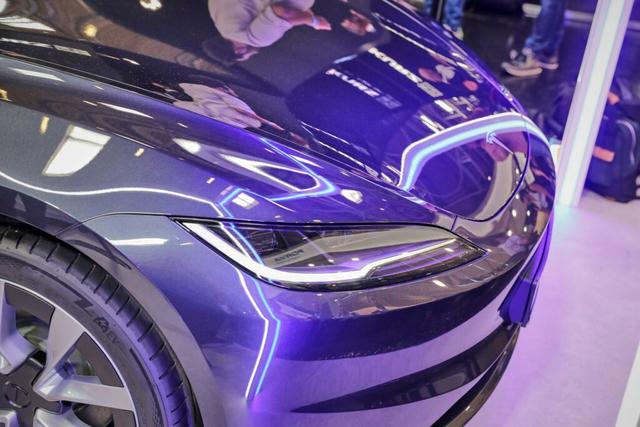 更加简洁但也更加时尚，新款特斯拉Model 3更多实拍图发布