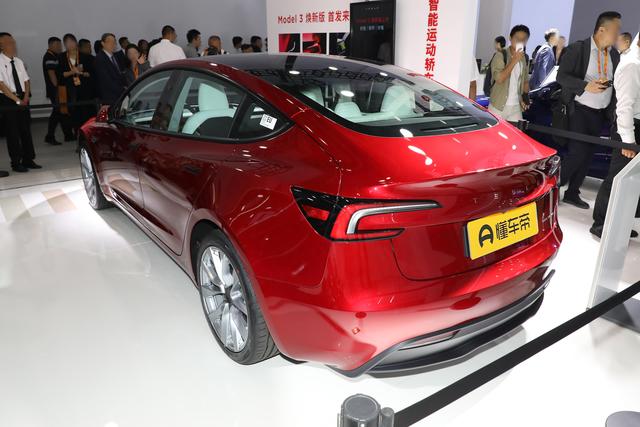 全新Model 3已上市，售价25.99万起，买它需要注意什么