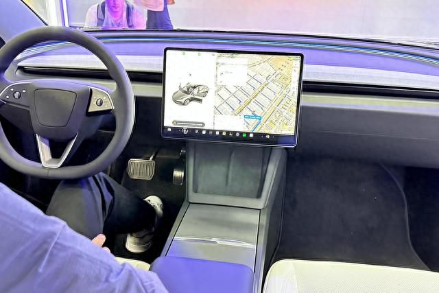 慕尼黑车展：约合人民币33.6万元起，新款特斯拉Model 3海外亮相