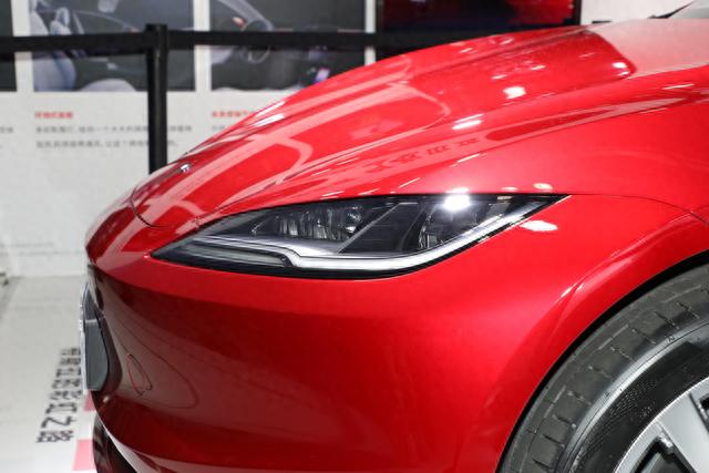 新款特斯拉Model 3上市，更舒适、更好看，为何我却建议你等一等？