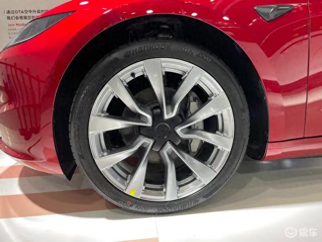 2023慕尼黑车展：新款特斯拉Model 3亮相